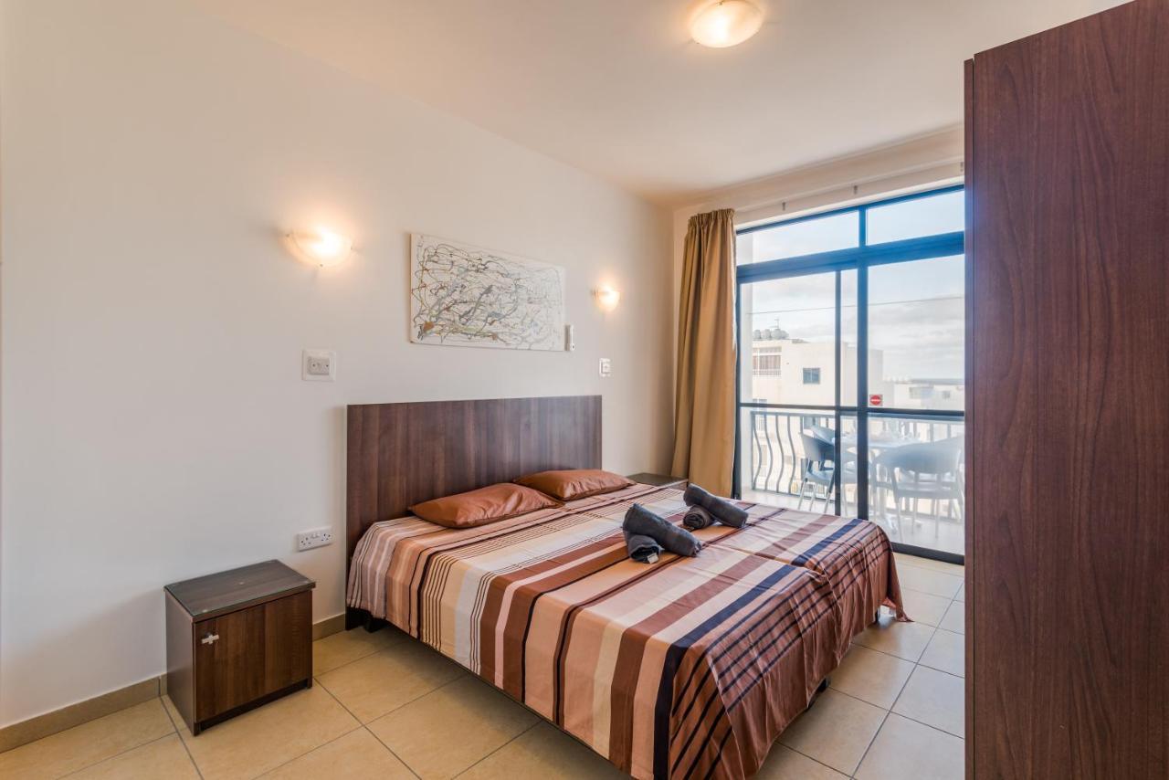 Seashells Apartments With Terrace, Just Off The Seafront In Bugibba - By Getawaysmalta Σεντ Πόλς Μπέι Εξωτερικό φωτογραφία