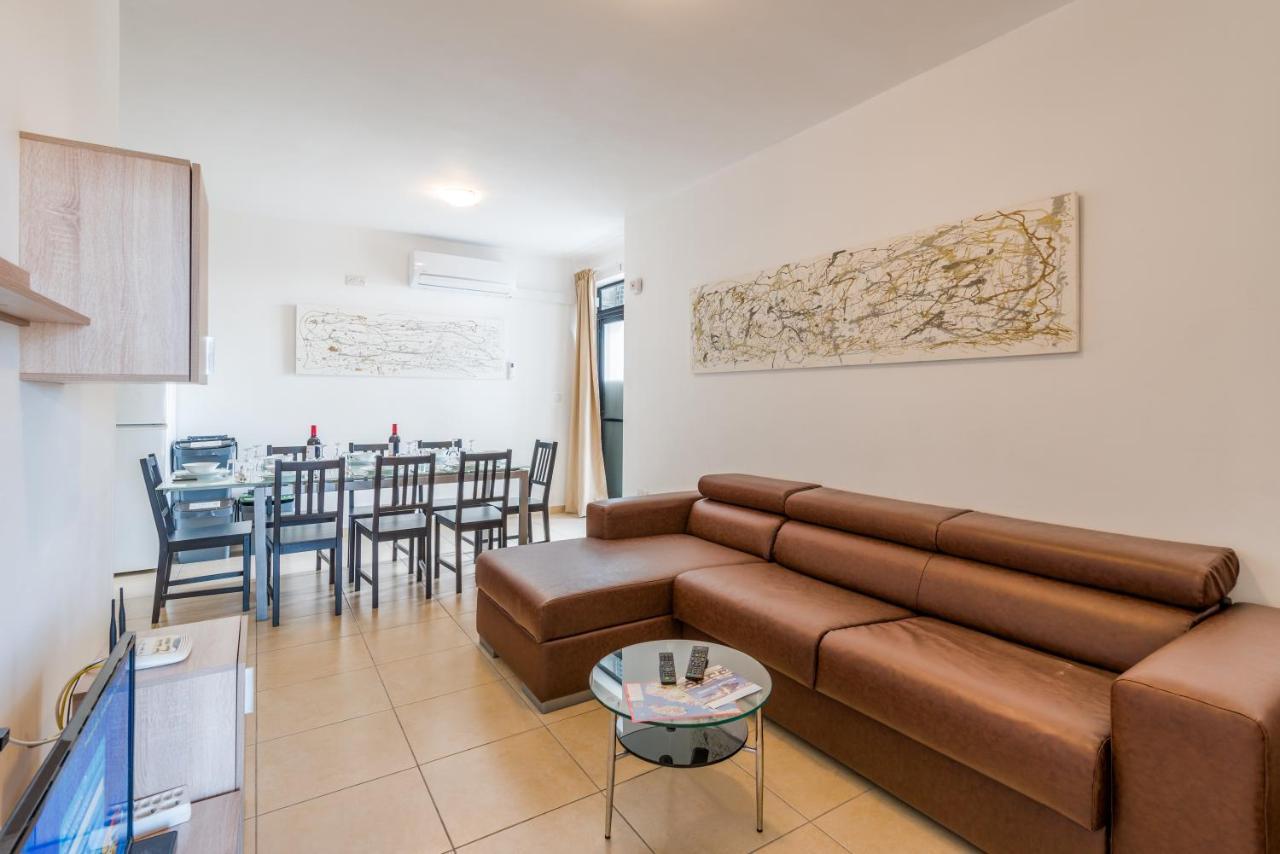 Seashells Apartments With Terrace, Just Off The Seafront In Bugibba - By Getawaysmalta Σεντ Πόλς Μπέι Εξωτερικό φωτογραφία