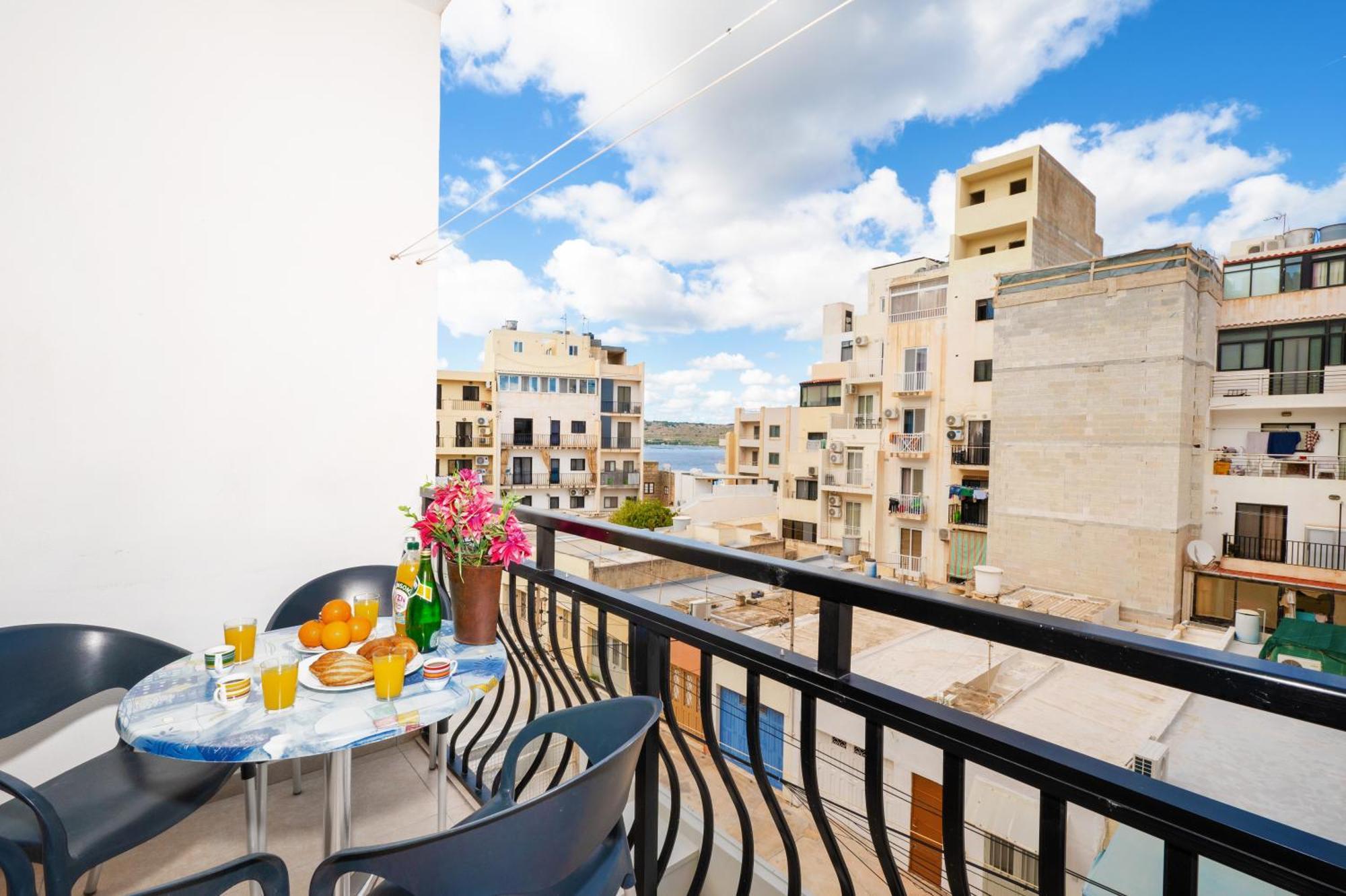 Seashells Apartments With Terrace, Just Off The Seafront In Bugibba - By Getawaysmalta Σεντ Πόλς Μπέι Εξωτερικό φωτογραφία
