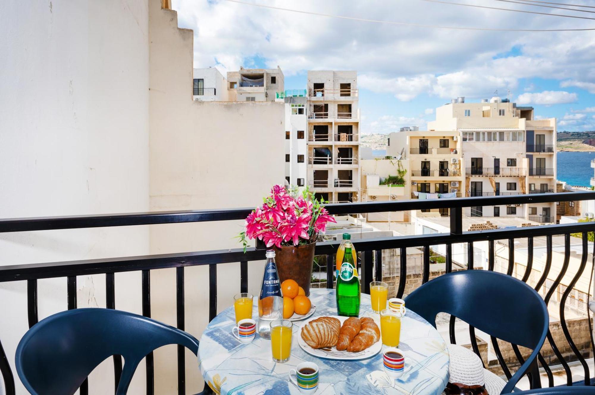 Seashells Apartments With Terrace, Just Off The Seafront In Bugibba - By Getawaysmalta Σεντ Πόλς Μπέι Εξωτερικό φωτογραφία