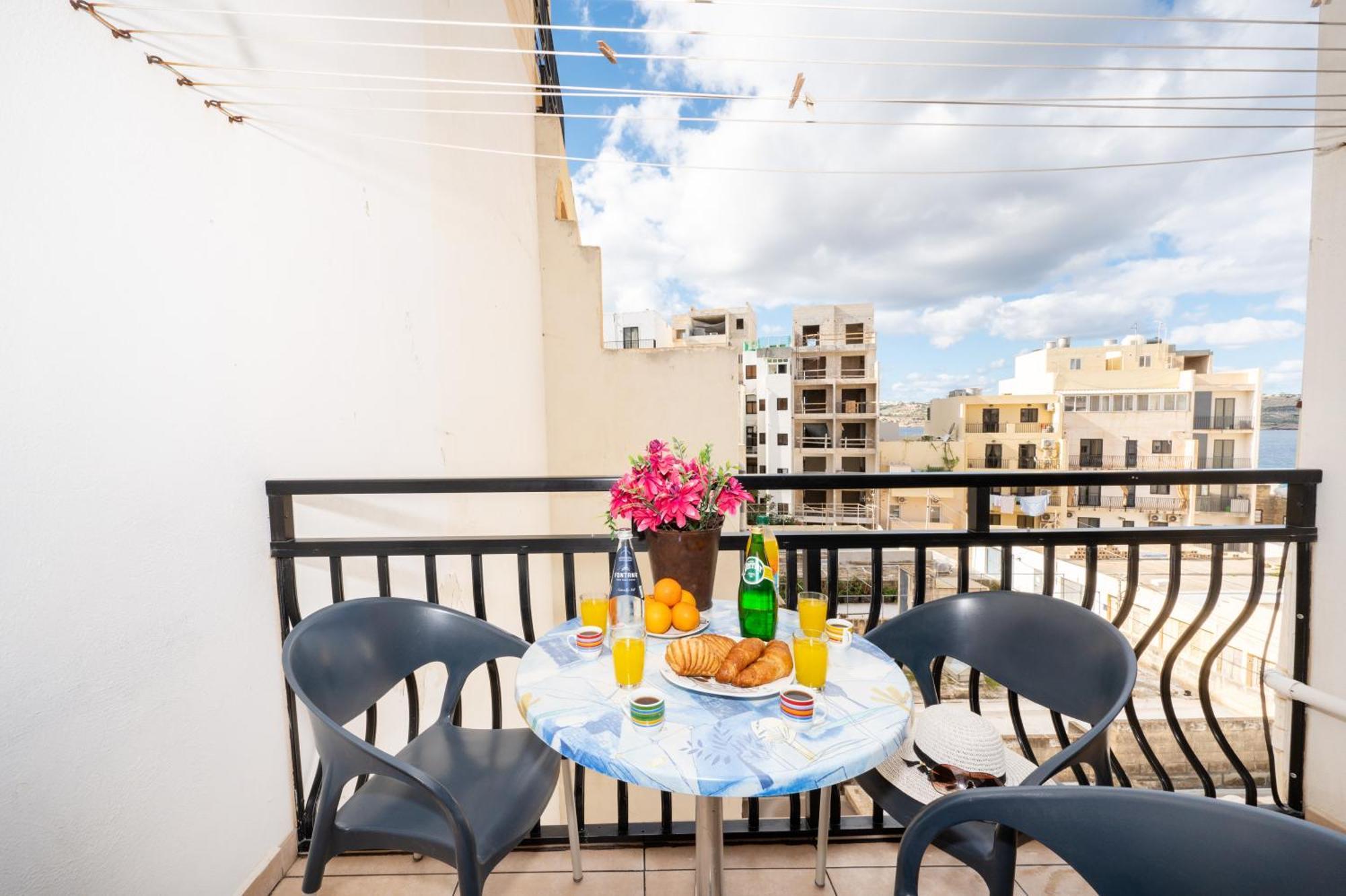 Seashells Apartments With Terrace, Just Off The Seafront In Bugibba - By Getawaysmalta Σεντ Πόλς Μπέι Εξωτερικό φωτογραφία
