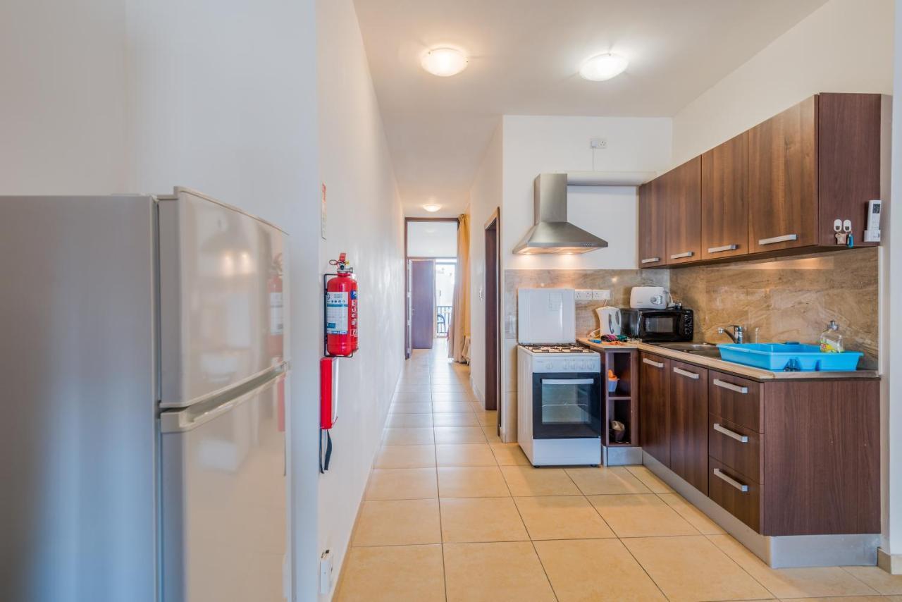 Seashells Apartments With Terrace, Just Off The Seafront In Bugibba - By Getawaysmalta Σεντ Πόλς Μπέι Εξωτερικό φωτογραφία