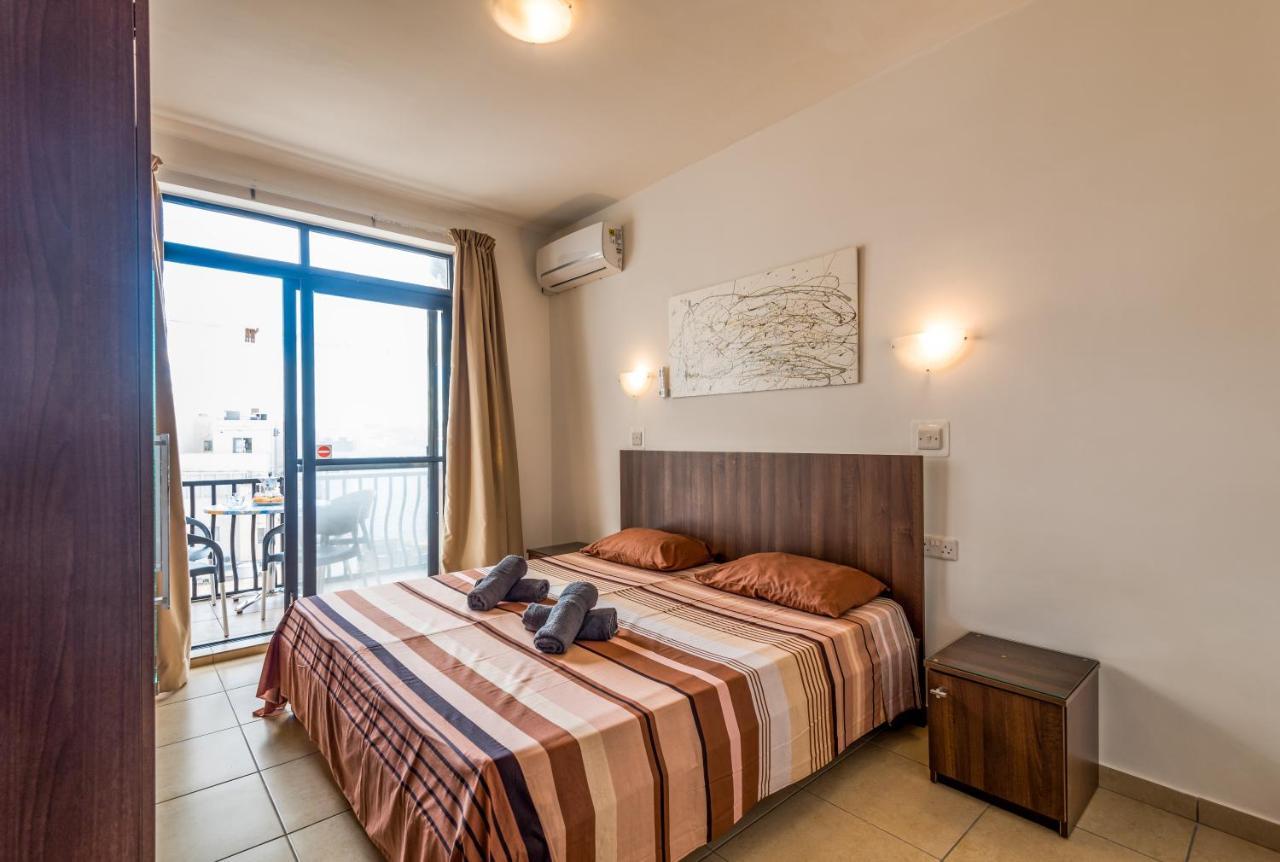 Seashells Apartments With Terrace, Just Off The Seafront In Bugibba - By Getawaysmalta Σεντ Πόλς Μπέι Εξωτερικό φωτογραφία